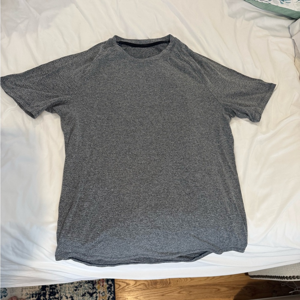 Lululemon Men’s Workout T 
Sz.XL 
Heather Blue

In good condition!